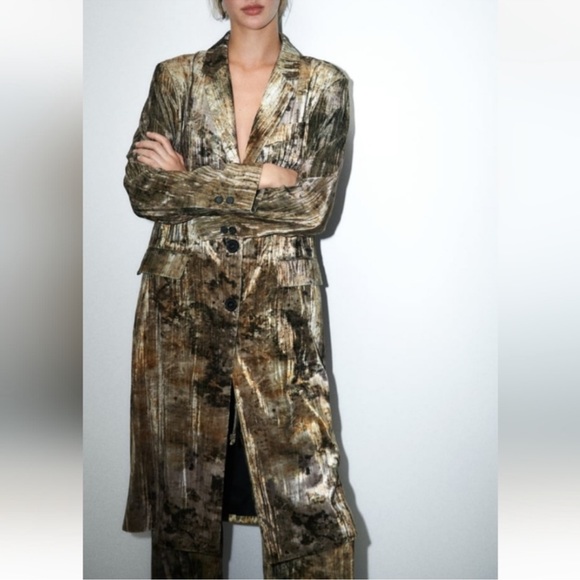 Zara Jackets & Blazers - NWT Zara crushed velvet long jacket